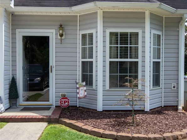 229 Linkside Ct SE, Lenoir, NC 28645