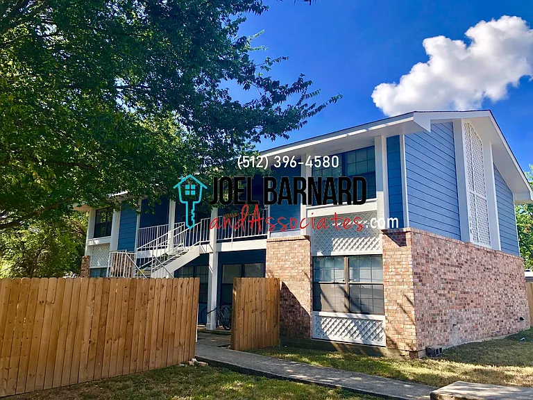110 Lady Bird Lane — Photo 1
