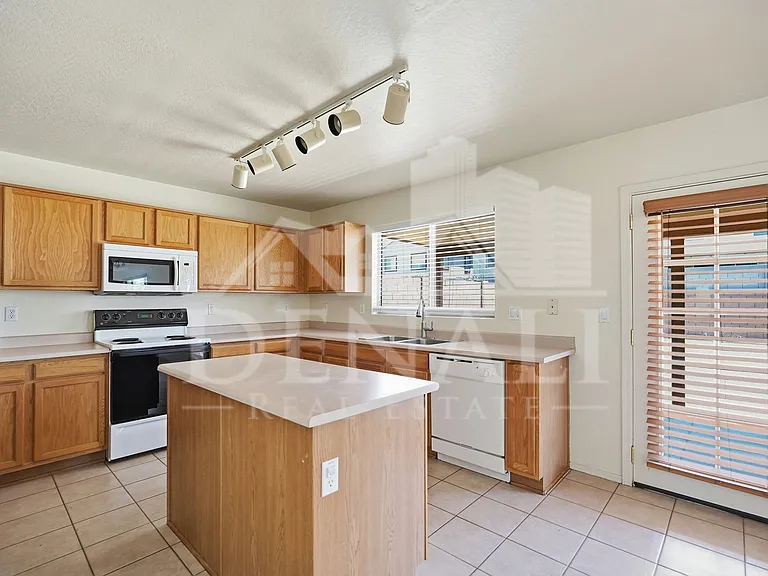 6107 N 135th Dr — Photo 10