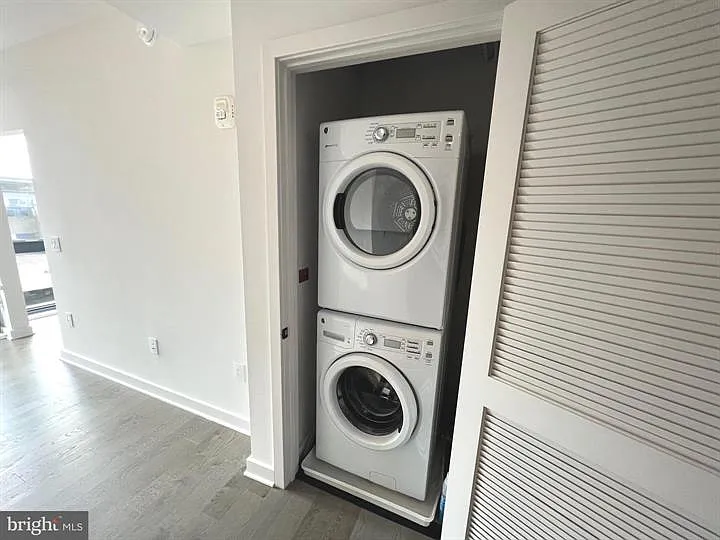 70 N St SE #605 — Photo 12