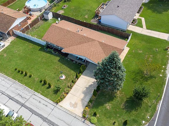 5th image of 3536 Glen Arbor Dr