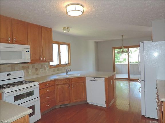 4th image of 494 White Spruce Dr