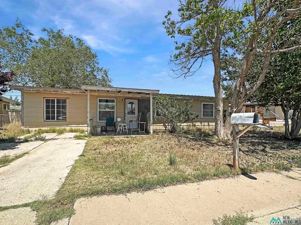 1012 W Laughlin Dr, Hobbs, NM 88240