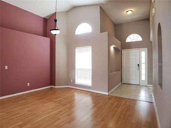3rd image of 803 Lilac Trace Ln