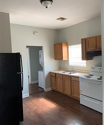 4th image of 1911 Oreilly St