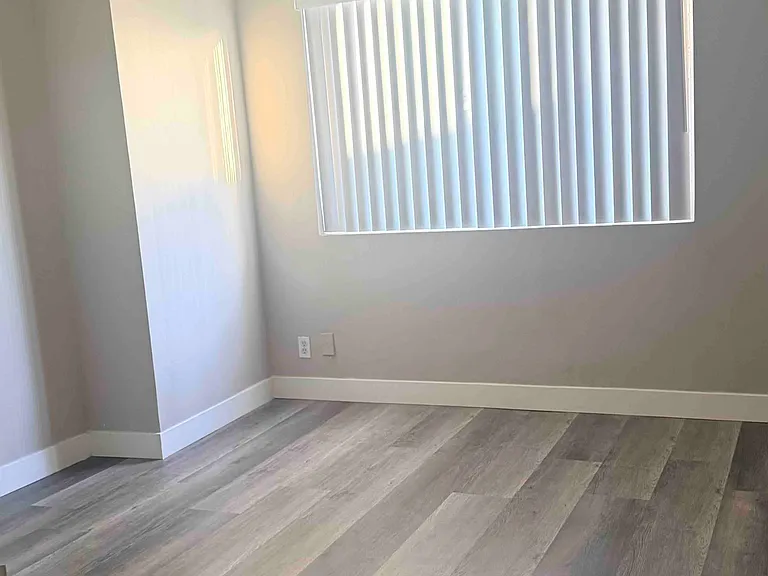 6110 Vineland Ave — Photo 9