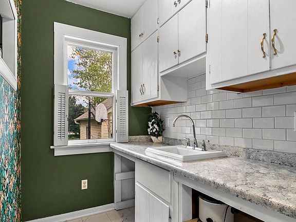 5th image of 831 Oakland Ave