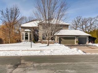 7698 Ridgeview Way, Chanhassen, MN 55317