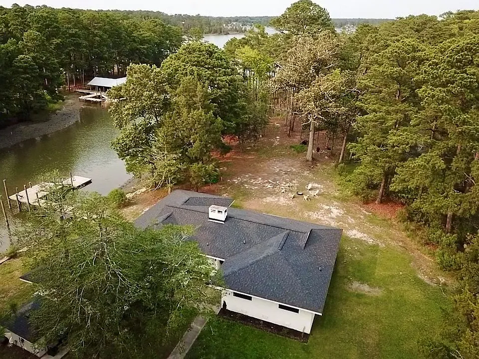 305 Ship Point Rd