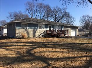 255 Eldorado Dr, Florissant, MO 63031