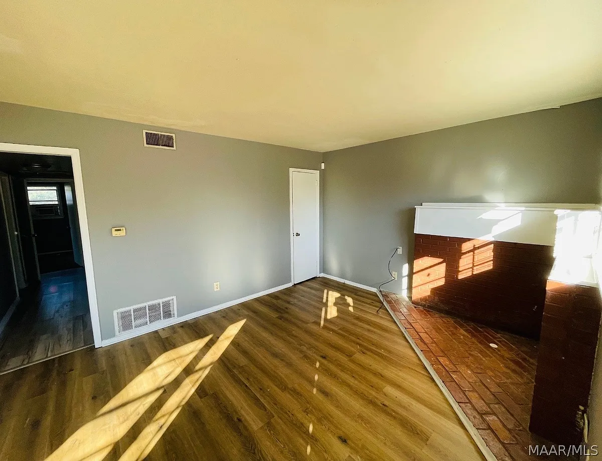 Building Photo - 1653 N Yarbrough Ct