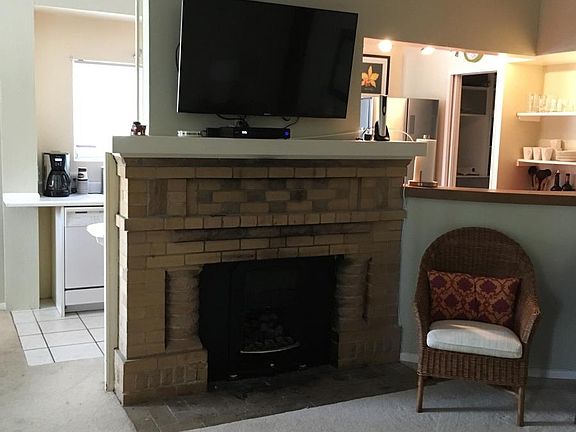 3rd image of 54 Magnolia Ave APT 1