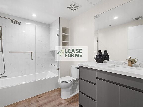 2nd image of 848 S Mariposa Ave #504