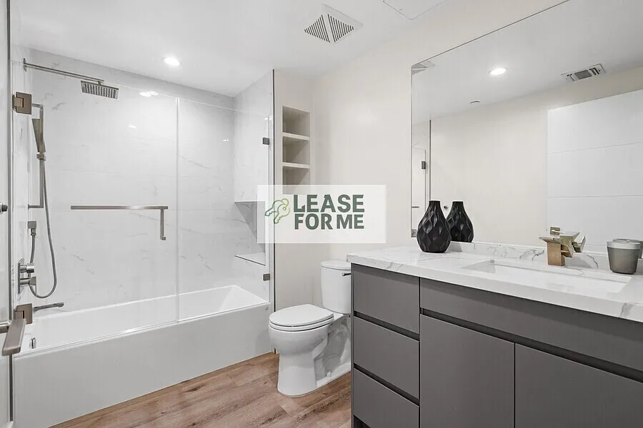 Building Photo - 848 S Mariposa Ave #504