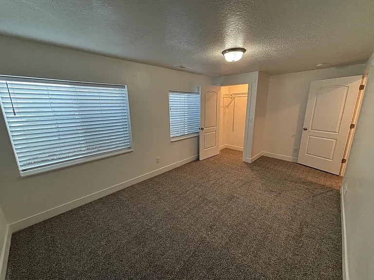 188 E Bruin Dr — Photo 13