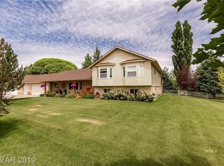 1450 Royal Crest Dr, Elko, NV 89801