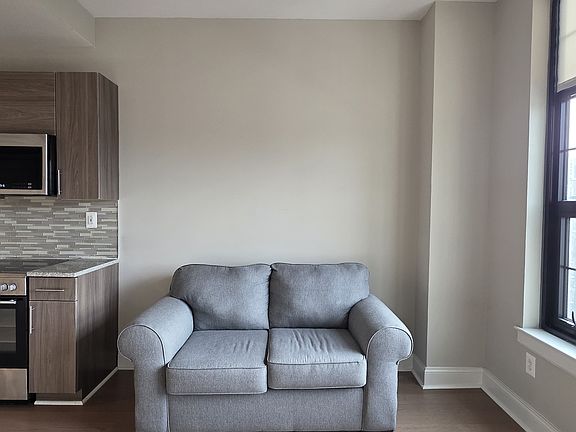 5th image of 216 Arch St #814