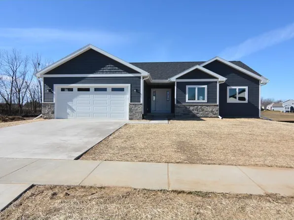 105 Douglas Drive, Brooklyn, WI 53521