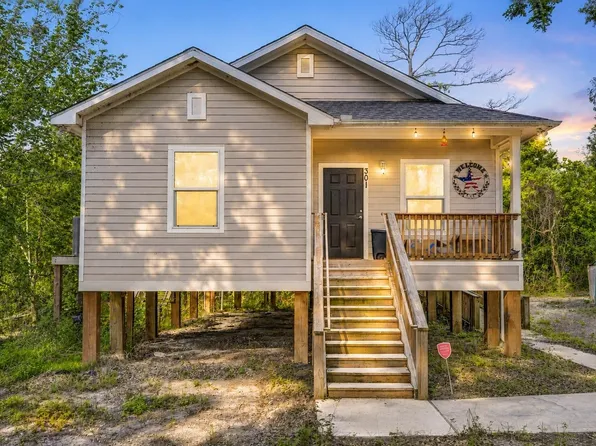 301 Bayou Dr, Channelview, TX 77530