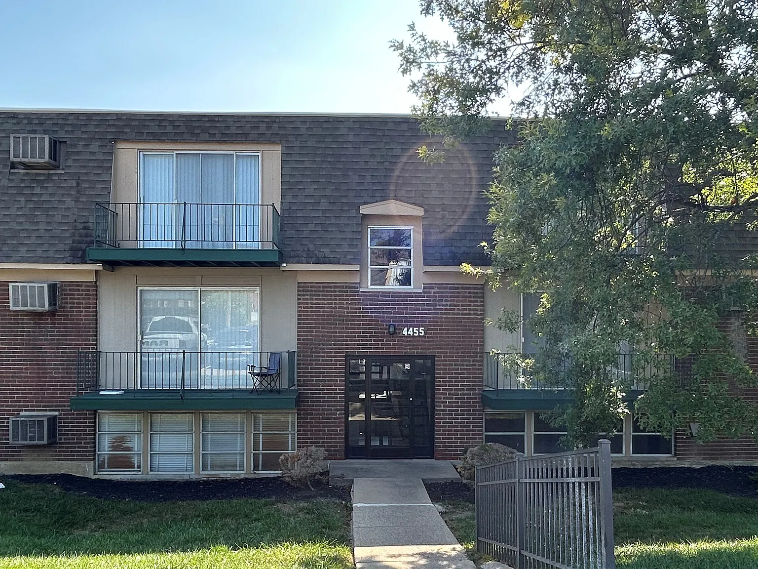 Delshire Apartments — Photo 4