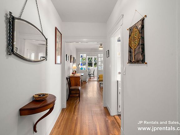 4th image of 335 S Huntington Ave APT 12