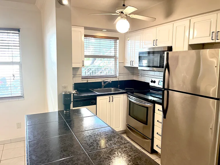 2121 N Ocean Blvd #10 — Photo 8