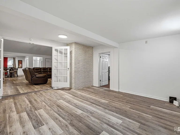 213 Twin Oaks Dr — Photo 23
