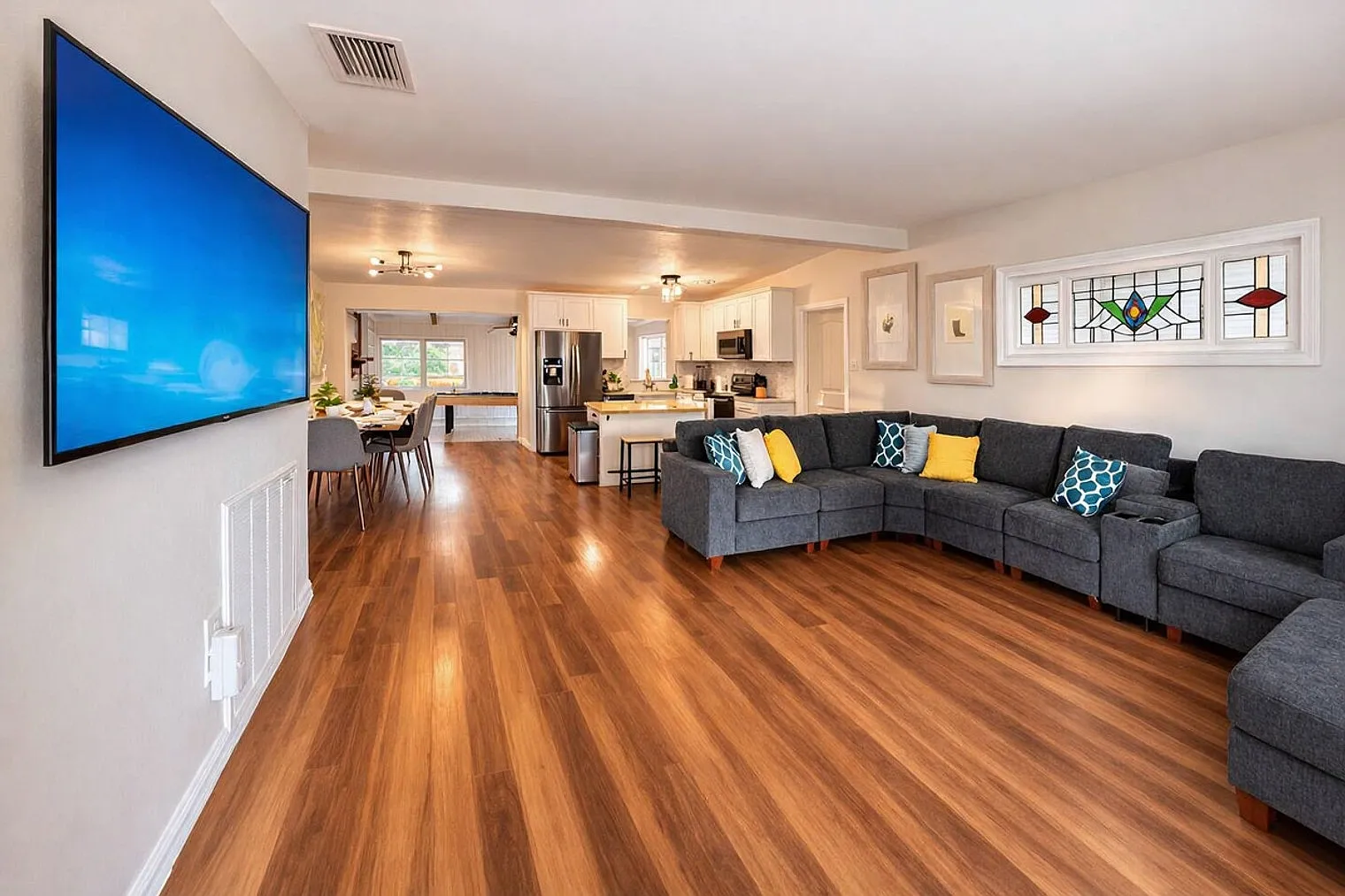 4 bed, 3.0 bath, 1732 sqft, $4,186 — Photo 1