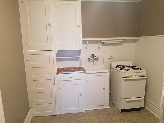 4th image of 515 W Washington St #9