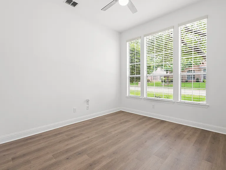2127 Estes Park Dr — Photo 11