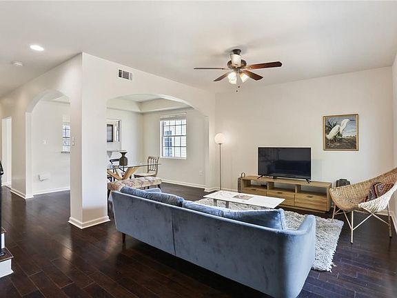 4th image of 2427 Orleans Ave