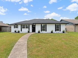 7205 Ridgeview Dr, Rowlett, TX 75089