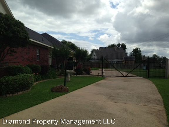 3rd image of 1975 Bayou Bend Dr