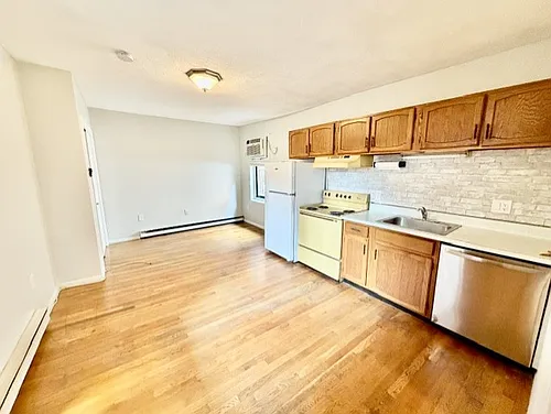 59 Salem St Photo 1