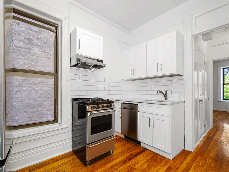 551 Hudson St #11 — Photo 5