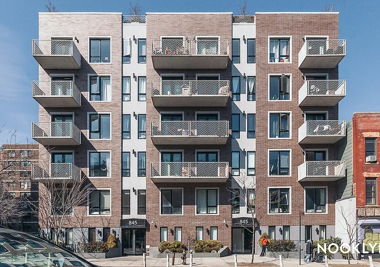 845 Grand St #5D — Photo 16