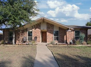 1903 Rambling Ridge Ln, Carrollton, TX 75007
