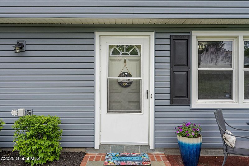 2nd image of 17 Pawling Street