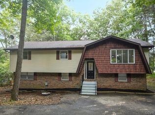 2349 Woodcrest Dr, East Stroudsburg, PA 18302