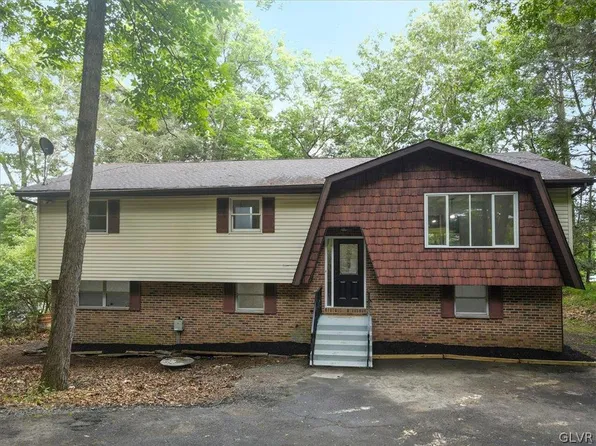 2349 Woodcrest Dr, East Stroudsburg, PA 18302