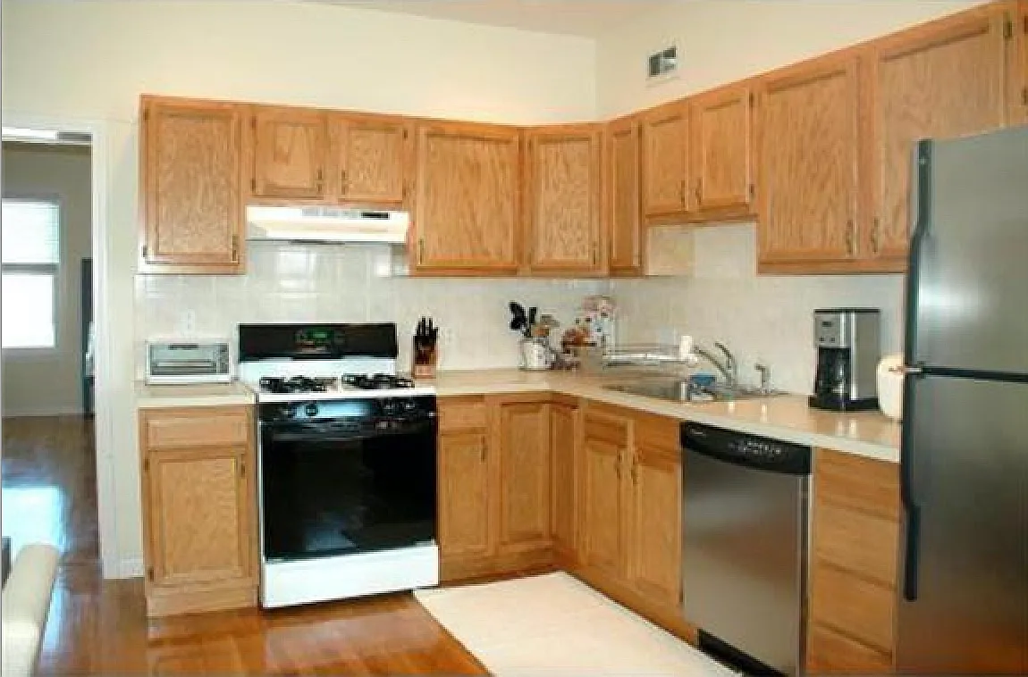 15 Adams St — Photo 4