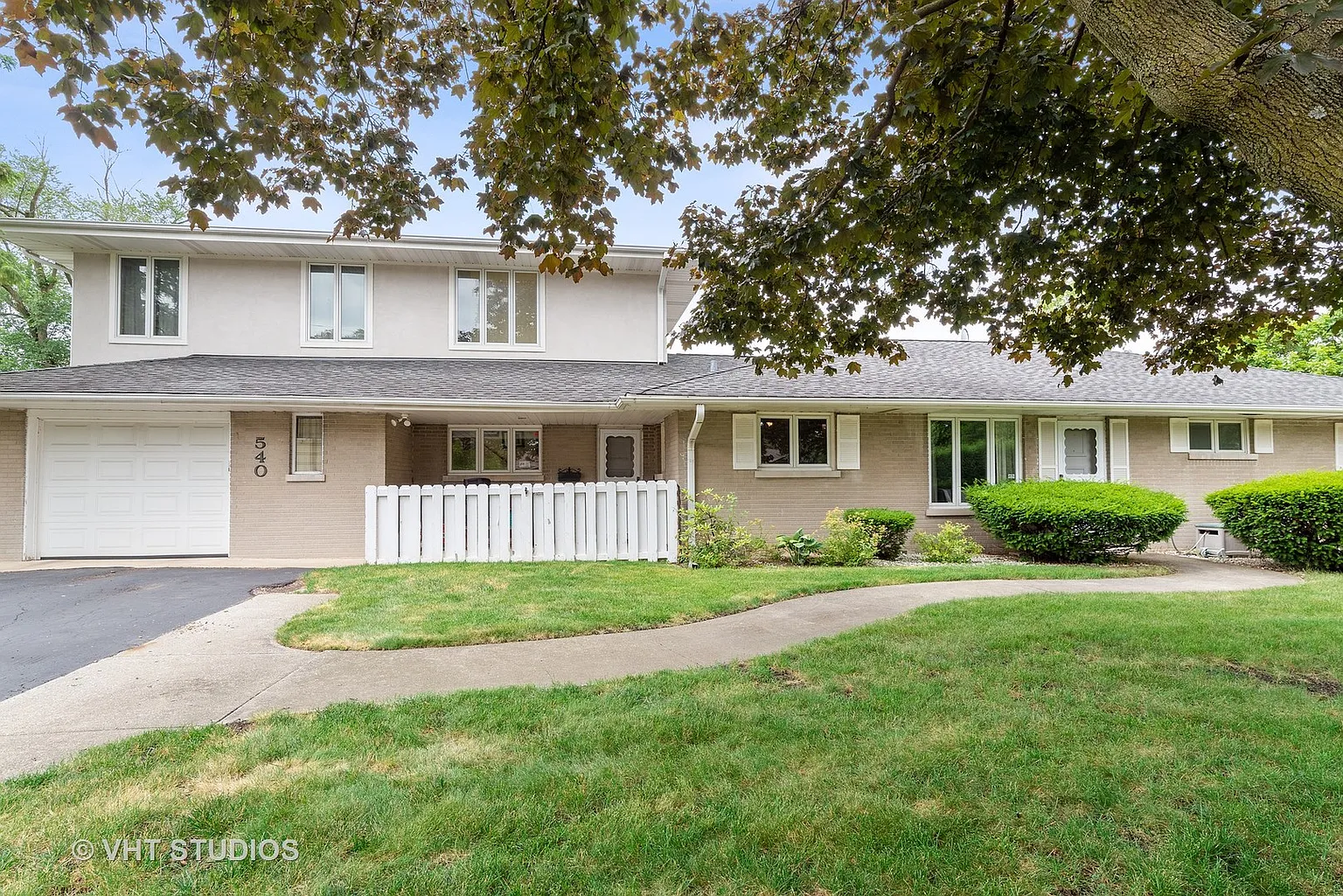 540 Briarhill Ln photo 1