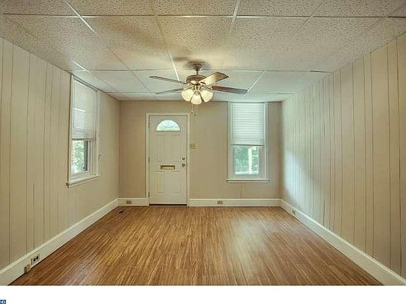 3rd image of 323 W Penn Ave