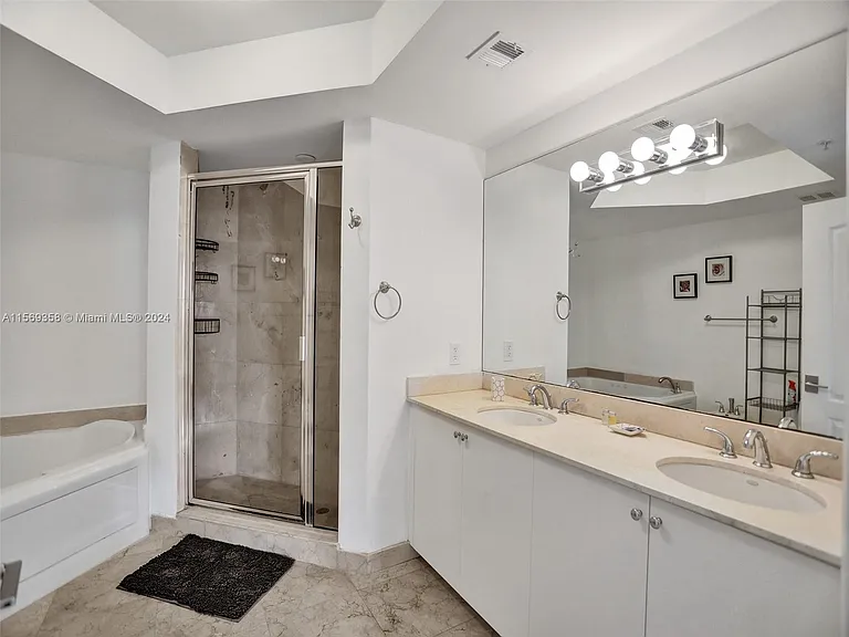 17555 Atlantic Blvd #1101 — Photo 22