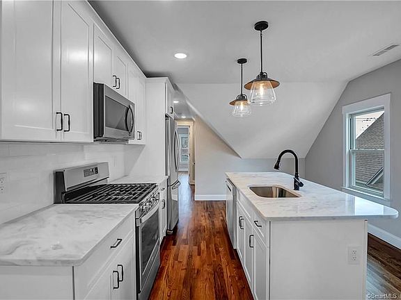 3rd image of 188 Fountain St #3