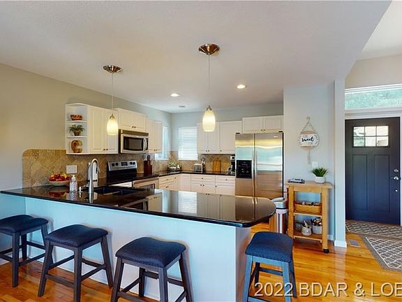 2nd image of 201 Cimmaron Bay Cir