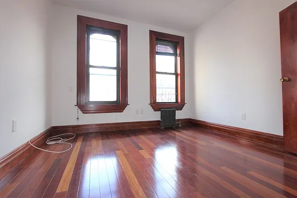 Rented by Dynamik Realty | media 11