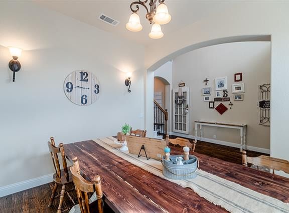 5th image of 1609 Sandle Wood Dr