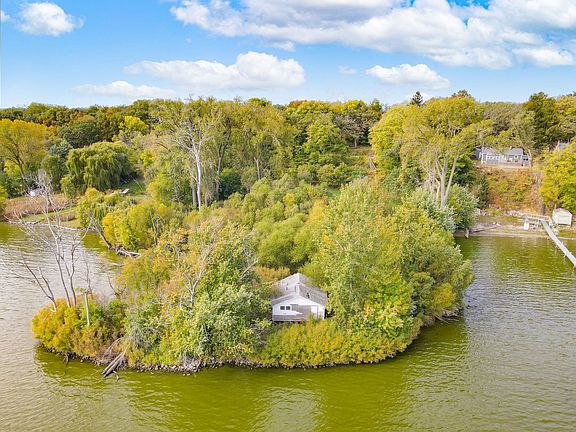 4th image of N1068 Lake Dr