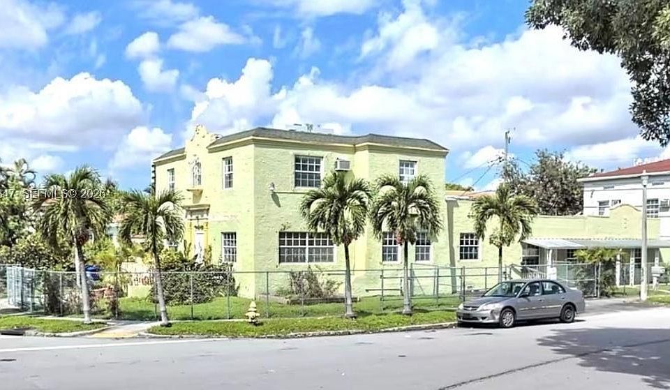 1st image of 1801 SW 10th St
